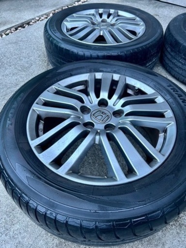 車のパーツ タイヤ、ホイール