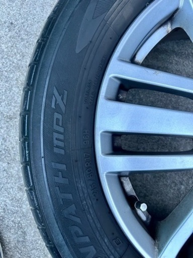 車のパーツ タイヤ、ホイール