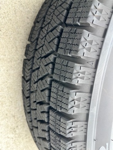 車のパーツ タイヤ、ホイール