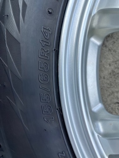 車のパーツ タイヤ、ホイール