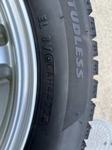 車のパーツ タイヤ、ホイール