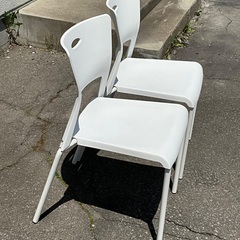 値下げしました！ガーデンチェア ホワイト プラスチック座面 程度良好！ 2脚セット！の画像