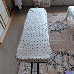 【お値下げしました】アイロン台　折りたたみ式の画像