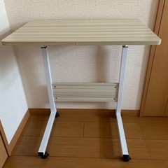 家具 机　サイドテーブル差し上げます
