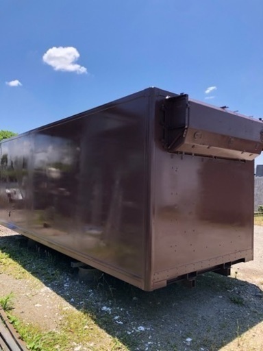 仕上げ済み！断熱材入り！バイクガレージ！倉庫物置用  保冷4トンロングコンテナ