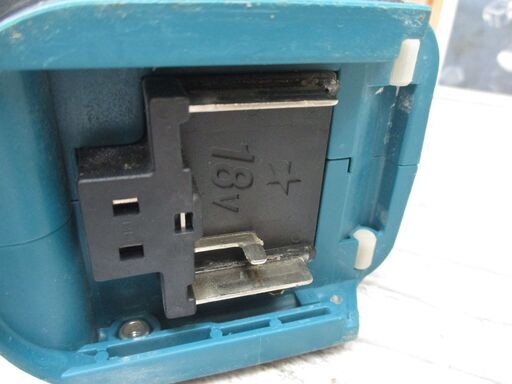 マキタ　makita　SD180D　充電式ボードカッタ　中古品　バッテリ18V 5.0Ah一個/充電器　【ハンズクラフト宜野湾店】