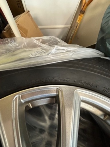 車のパーツ タイヤ、ホイール