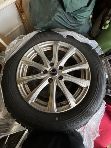 車のパーツ タイヤ、ホイール