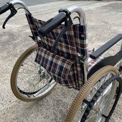 車椅子 車イス 車いす　ブレーキ付き 中古 100kgまで 介護 介助の画像