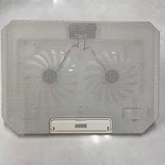 5点で　冷却パッド　ジェット帽子　手袋　カバンの画像