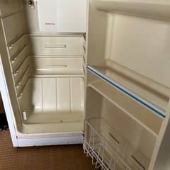レトロな冷蔵庫！の画像