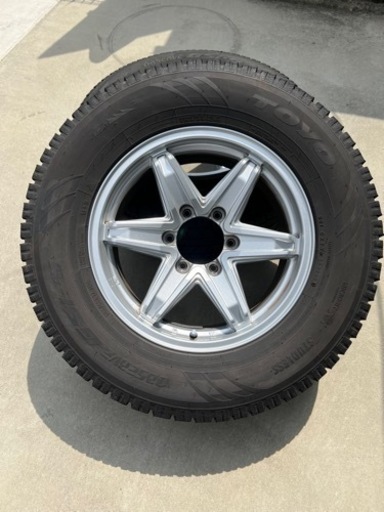 お話し中　
ランクル　 ハイラックス　 スタッドレス　265/65R17