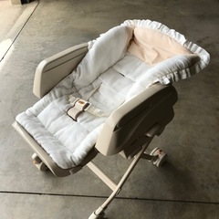 手動ハイローチェアの画像