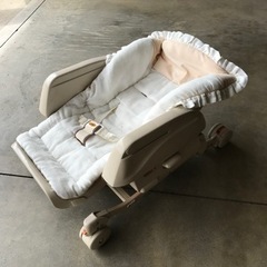 手動ハイローチェアの画像