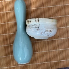 茶碗と花器の画像
