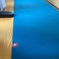 6/16〜6/18のみ！「3点ヨガセット」Manduka マンドゥカ ヨガマット、Ewedoos ヨガバッグ、新品ヨガマットクリーナー の画像