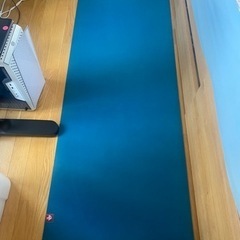 6/16〜6/18のみ！「3点ヨガセット」Manduka マンドゥカ ヨガマット、Ewedoos ヨガバッグ、新品ヨガマットクリーナー の画像