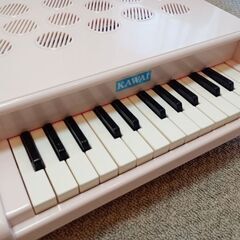 カワイ　ミニピアノの画像