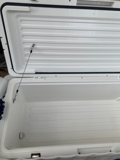 シマノ　スペーザホエールライト450　大型クーラーボックス