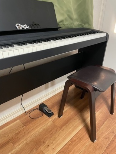 KORG　電子ピアノ　イス　楽譜止めクリップ　イヤホンセット