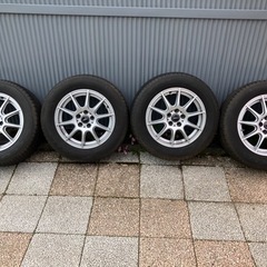 車のパーツ タイヤ、ホイール