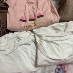 レディースファッション　学生の時部活など運動するときにきてました　レディースファッション　ヒートテックも　カーディガン　キャミソール　まとめて　まとめ売りの画像