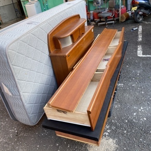 家具　ベッド\n