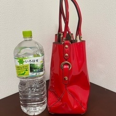 『新品』エナメル赤バッグの画像