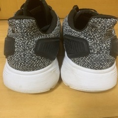 adidas靴/バッグ 靴 スニーカーの画像