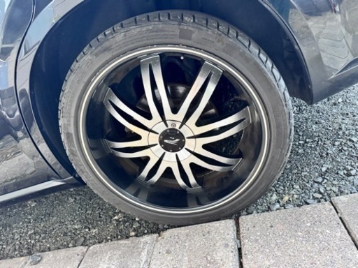車のパーツ タイヤ、ホイール