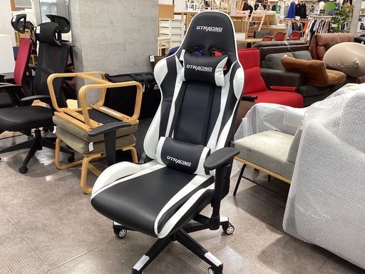 【軽トラック無料貸し出し中】ゲーミングチェアのご紹介です！