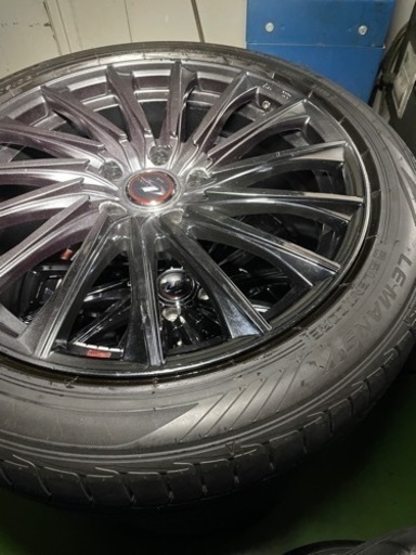 車のパーツ タイヤ、ホイール