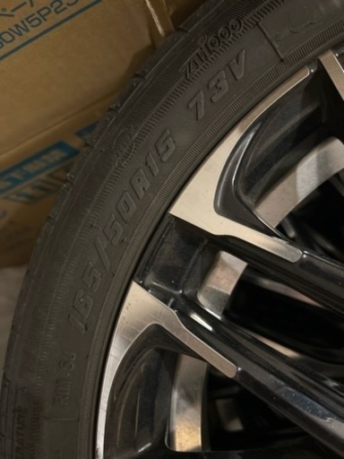 車のパーツ タイヤ、ホイール
