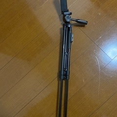 家壊れた三脚