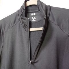 【成立終了】UNIQLO スポーツウェア／メンズ M／伸縮素材長袖 ブラック✨長期保管未着用品の画像