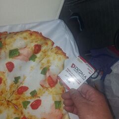 ピザーラ、PIZZA-LAお届け‼️クッション(笑)ファッション、グッズおもちゃ❗醤油ラーメン１パックサービス♪の画像