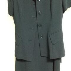 無料黒の服３点セットの画像