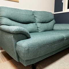 二人がけソファを無料でお譲りいたします。