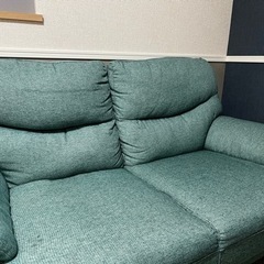 二人がけソファを無料でお譲りいたします。の画像