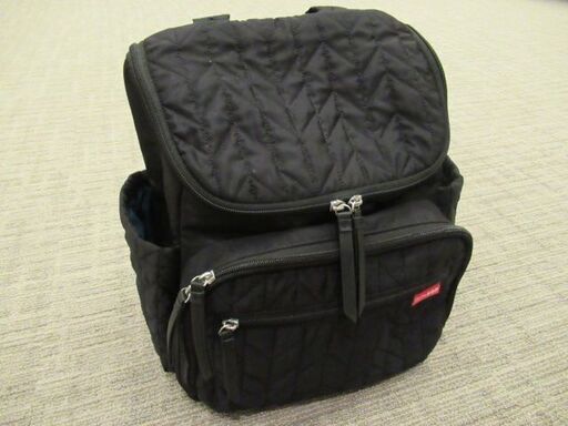 【新品同様】ニューヨークブランドSKIPHOP　防水・軽量・多機能リュック・バックパック　黒