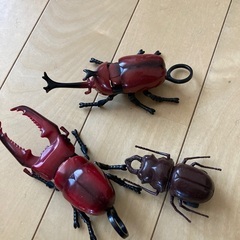 カブトムシ、クワガタ　動くおもちゃ