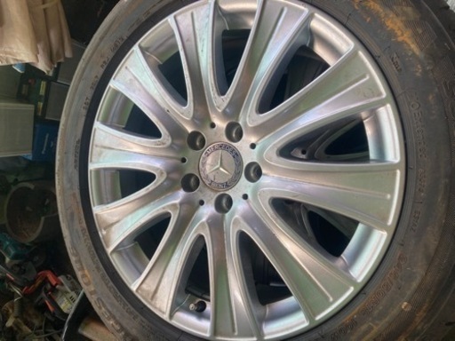 車のパーツ タイヤ、ホイール