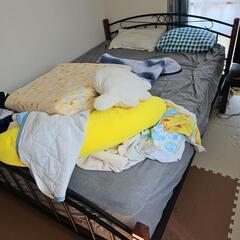 ダブルベッドの画像