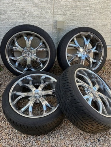 車のパーツ タイヤ、ホイール