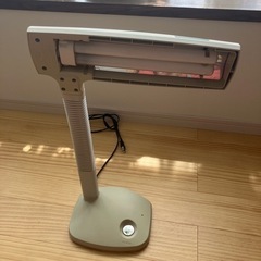 【決まりました】
蛍光灯デスクスタンドの画像