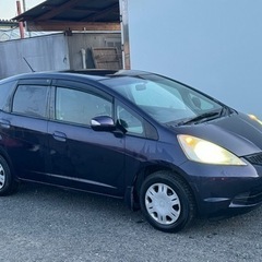 ホンダHONDA フィット FIT DBA-GE6 平成22年. 95,929KM. 1300cc. ETC,AM,FM,TVナビ. キーレスエントリー. バックカメラ. スペアタイヤの画像