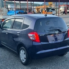 ホンダHONDA フィット FIT DBA-GE6 平成22年. 95,929KM. 1300cc. ETC,AM,FM,TVナビ. キーレスエントリー. バックカメラ. スペアタイヤの画像