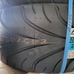 245 35 18  新品4本あります。の画像