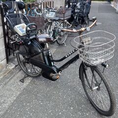 Ｆ08🔴🌀🟢土日も🌕️お子様と🌈土足のまま🔵いろいろなタイプの電動自転車ご試乗可能🟢  🔵電動自転車・リサイクル専門店　🔴　ご試乗をしてから、ご購入できます。  🔴🌀🔴２０インチ、チャイルドシート、２人乗り、３人乗り、１人乗り電動自転車  🔴🔵バカ良心的な電動自転車屋🔴１００日間・安心の無料点検・🌕️無料交換保証サービス付き🟢  🟢後ろチャイルドシートを大きめのかごに変更のオプション無料です。  🔴バッテリーは新品の９０％以上の性能です。  🟣１回の充電で３０Ｋｍ程の画像