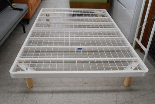 セミダブル ベッドフレームのみ 脚付き メッシュ 白 BED ベット 札幌 西野店